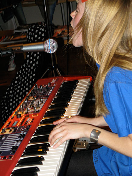 http://www.groove.se/gfx/artikelbilder/Anna-vH-av-Gary.jpg